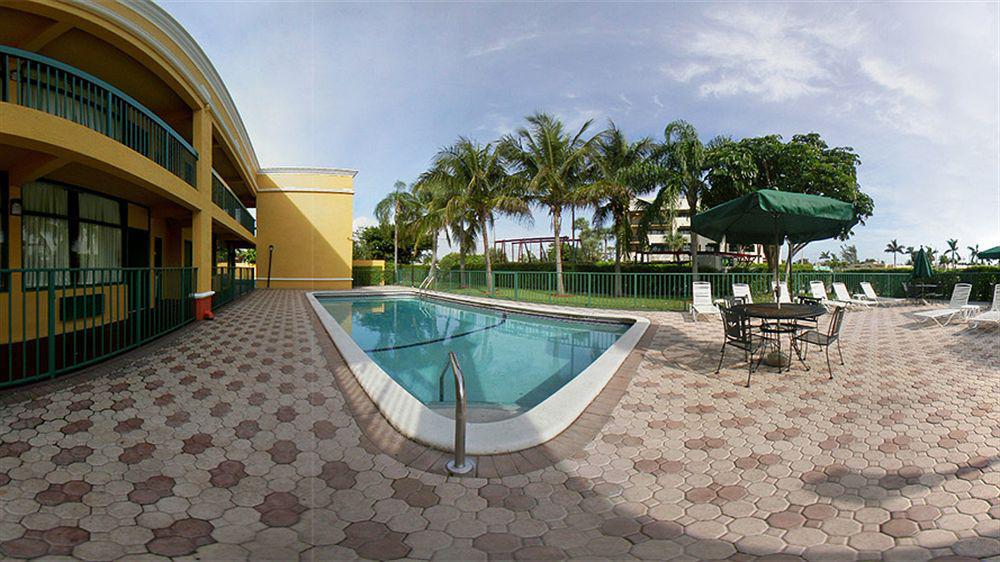 Quality Inn Boca Raton University Area Eksteriør billede